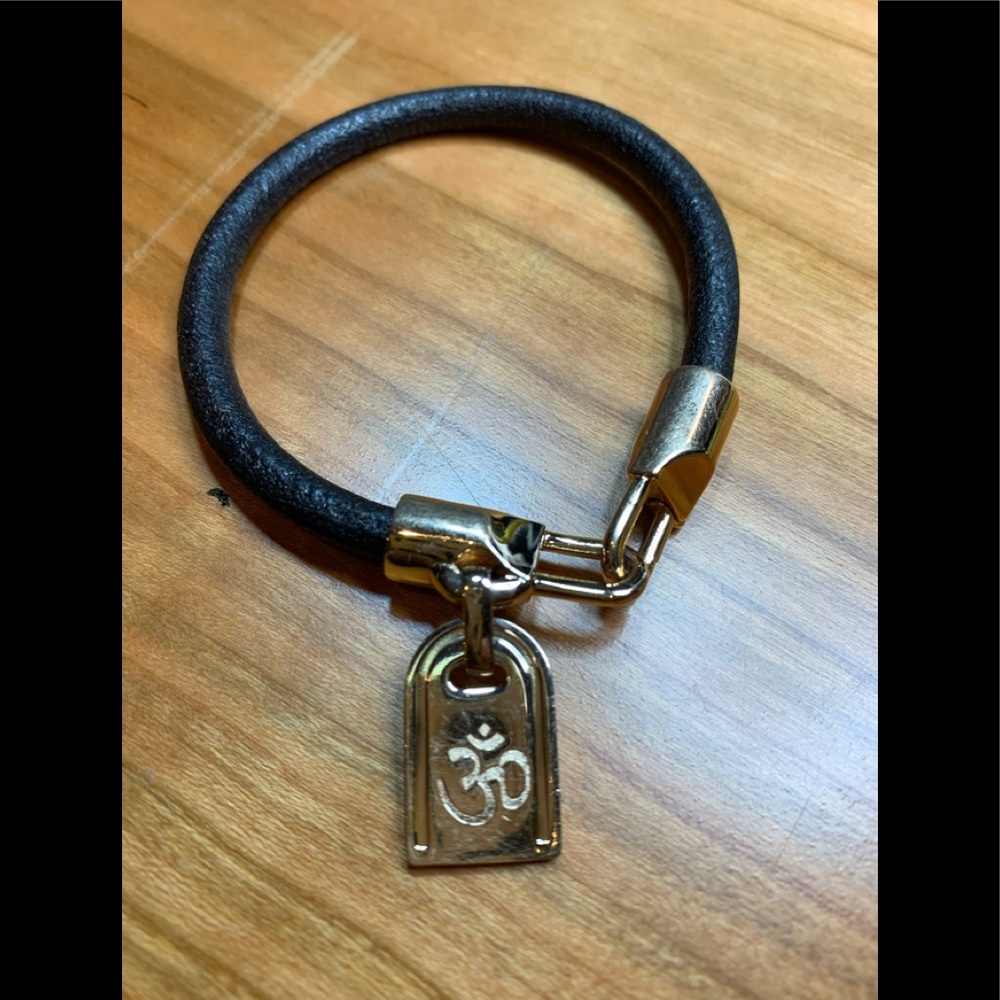 GILI bronzo italia leather and gold bronze Om bracelet
